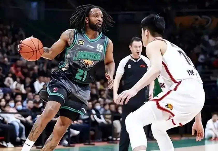 的球迷能与 的球迷能与